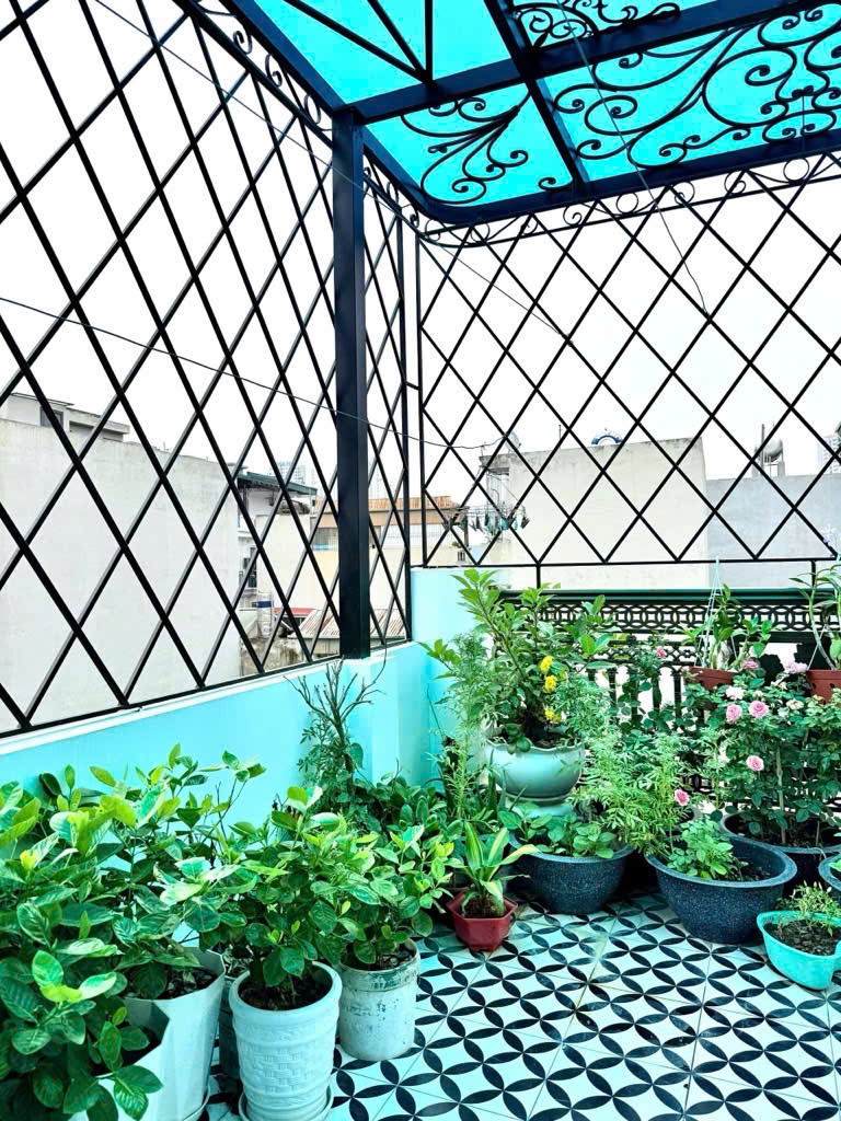 Tôi cần bán nhà riêng phố Tân Mai, q Hoàng Mai 47m 6T- Gara Ô tô, Lô góc. LH CC Hiền: 0986430899